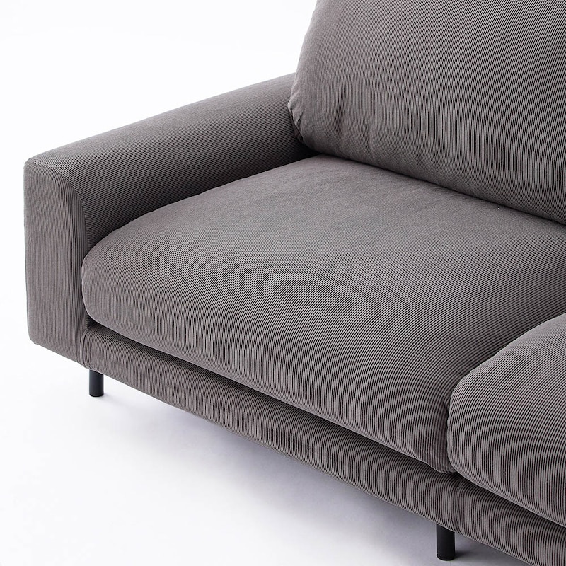 座面はしっかりした座り心地／本体+カバー（チャコール）