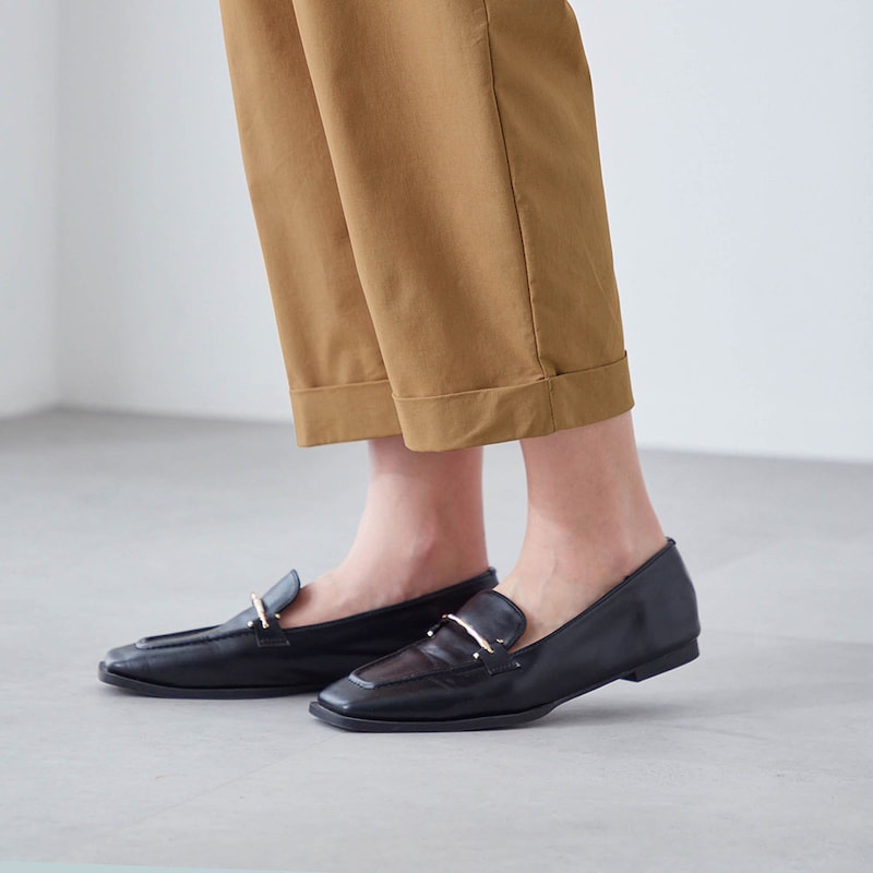 アンクル丈と折り返しで足首ほっそり見え