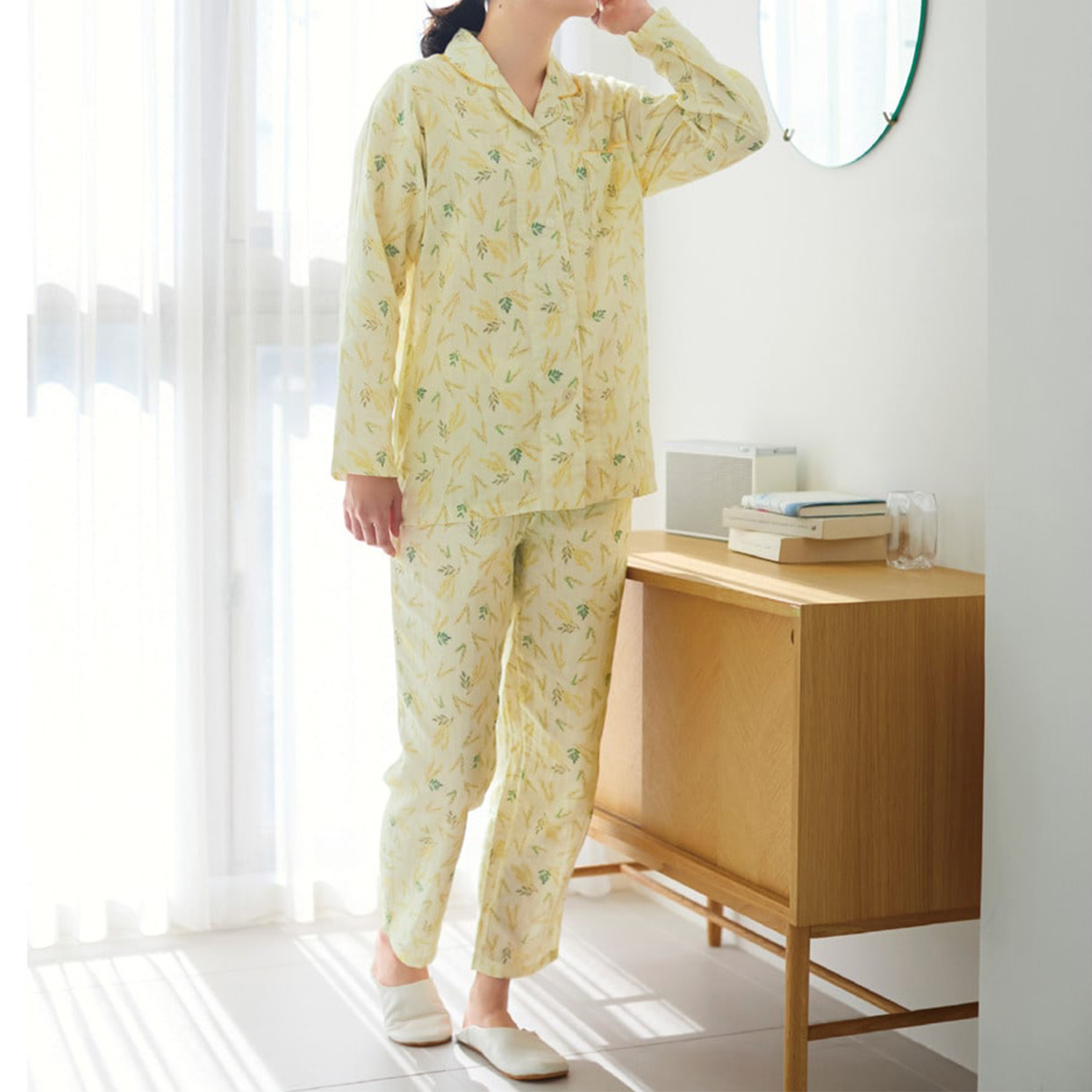 【ベルメゾン】ダブルガーゼミモザ柄長袖パジャマ