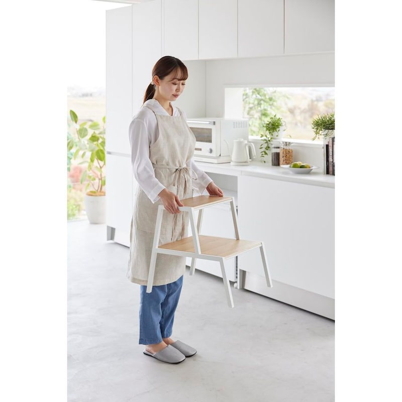 女性でも持ち運びやすい軽さです