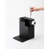 カーペットクリーナーは横からスライドして入れるだけの簡単収納