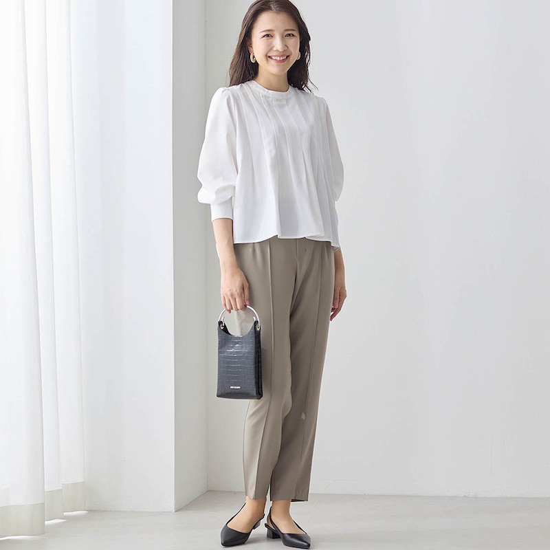 モデル身長170cm／M ※ブラウスのみ着用