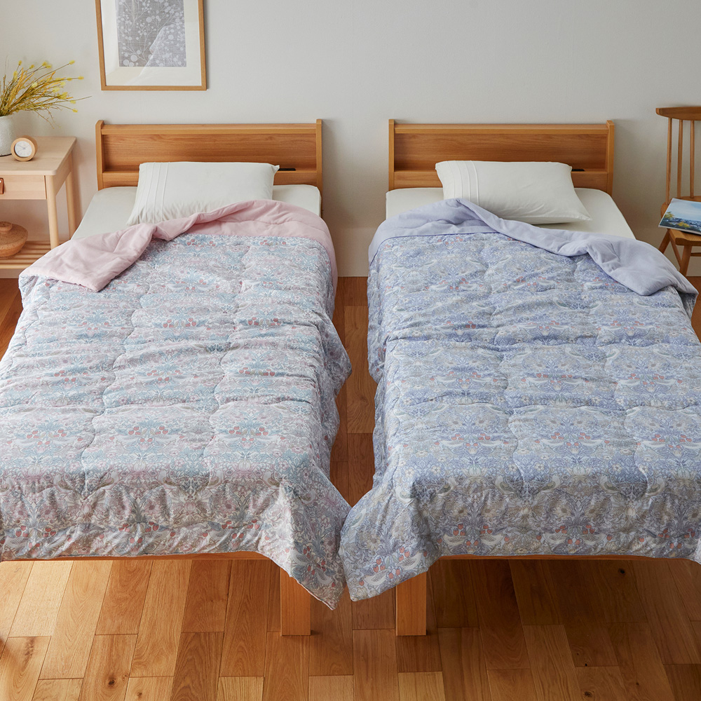 【ブイアンドエー/V & A】いちご泥棒柄の肌掛け布団