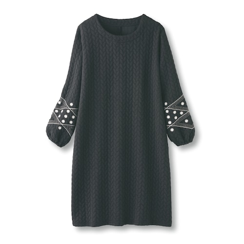 キルトジャカード袖刺しゅうワンピース