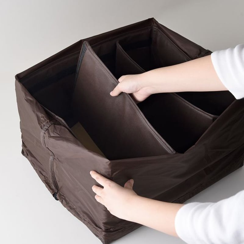 仕切り板2枚付き（可動式）