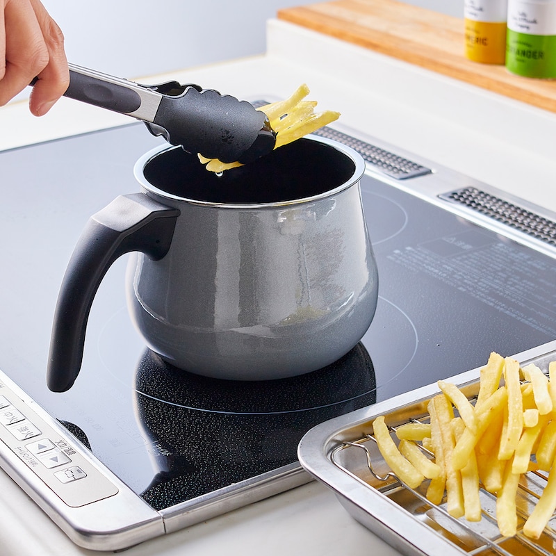天然鉱石から生まれた素材は、温度が下がりにくく、揚げ物にもぴったり