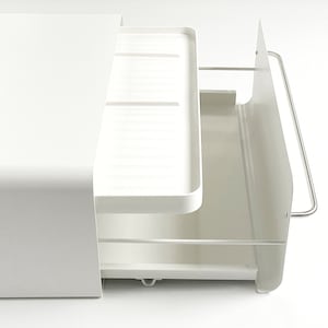 用途に合わせて使い分けできる内トレイは取り外しできます。/ホワイト