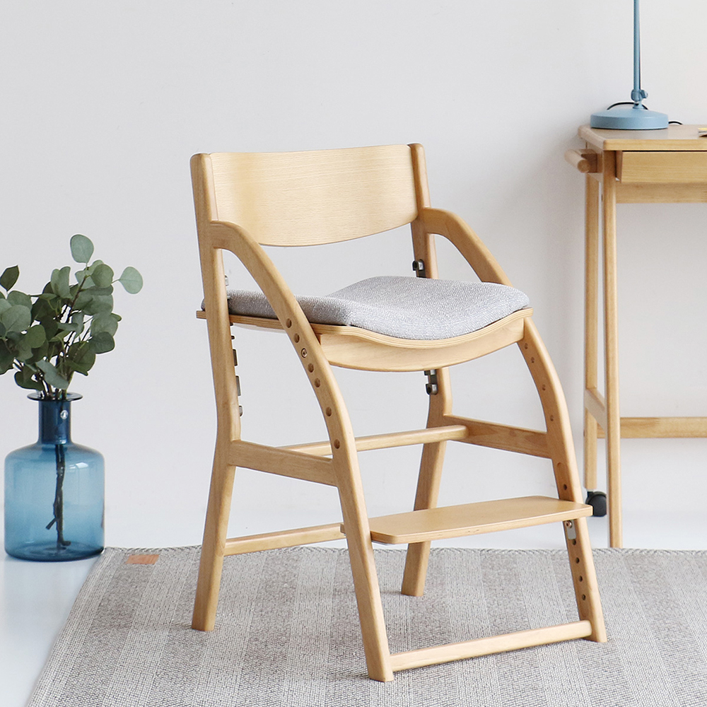 【ベルメゾン】高さ調節できて永く使えるキッズチェア