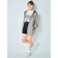 グレージュ×ネイビー／モデル身長163cm・サイズJ-M