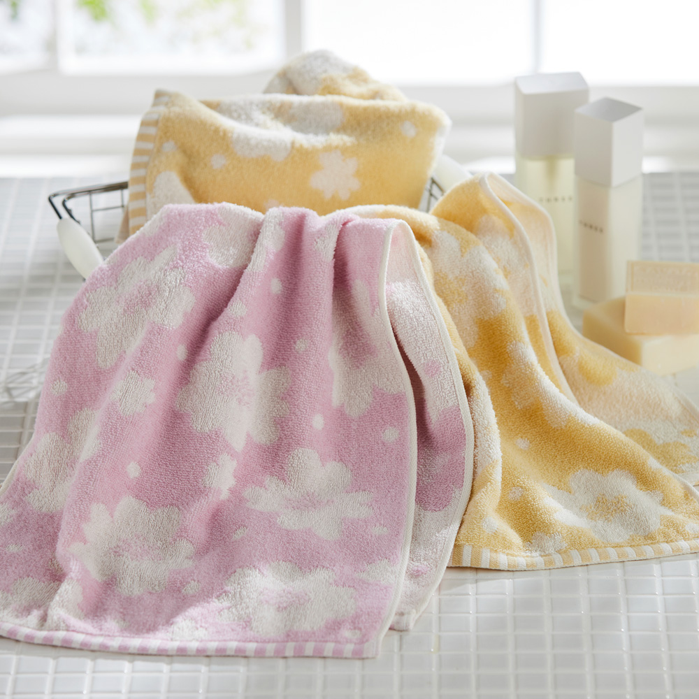 【ベルメゾン】ビッグフラワーデザインのタオル