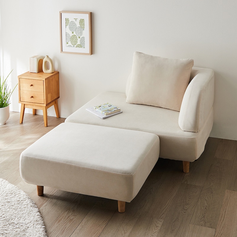 オットマン使い　脚付きスタイル　アイボリー