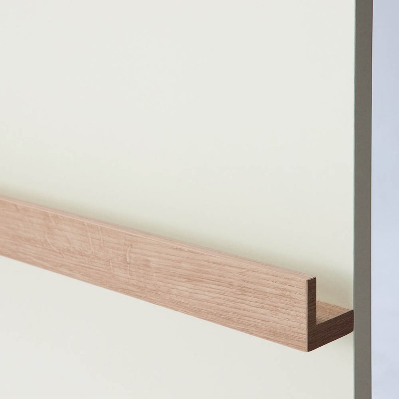 素材アップ／ホワイト