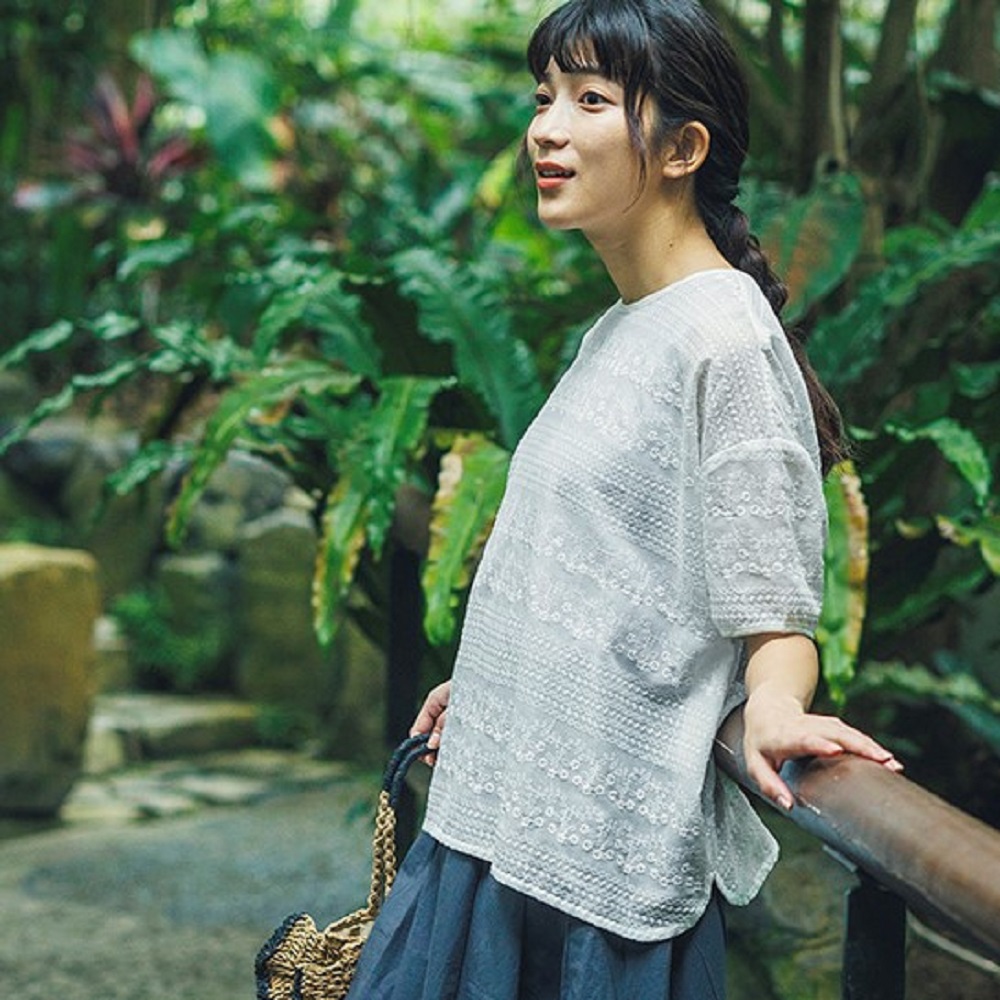 【エムドットエヌ/m.n】総刺繍半袖ブラウス