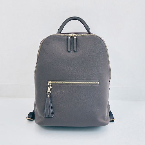 余裕を生み出す本革リュックサック