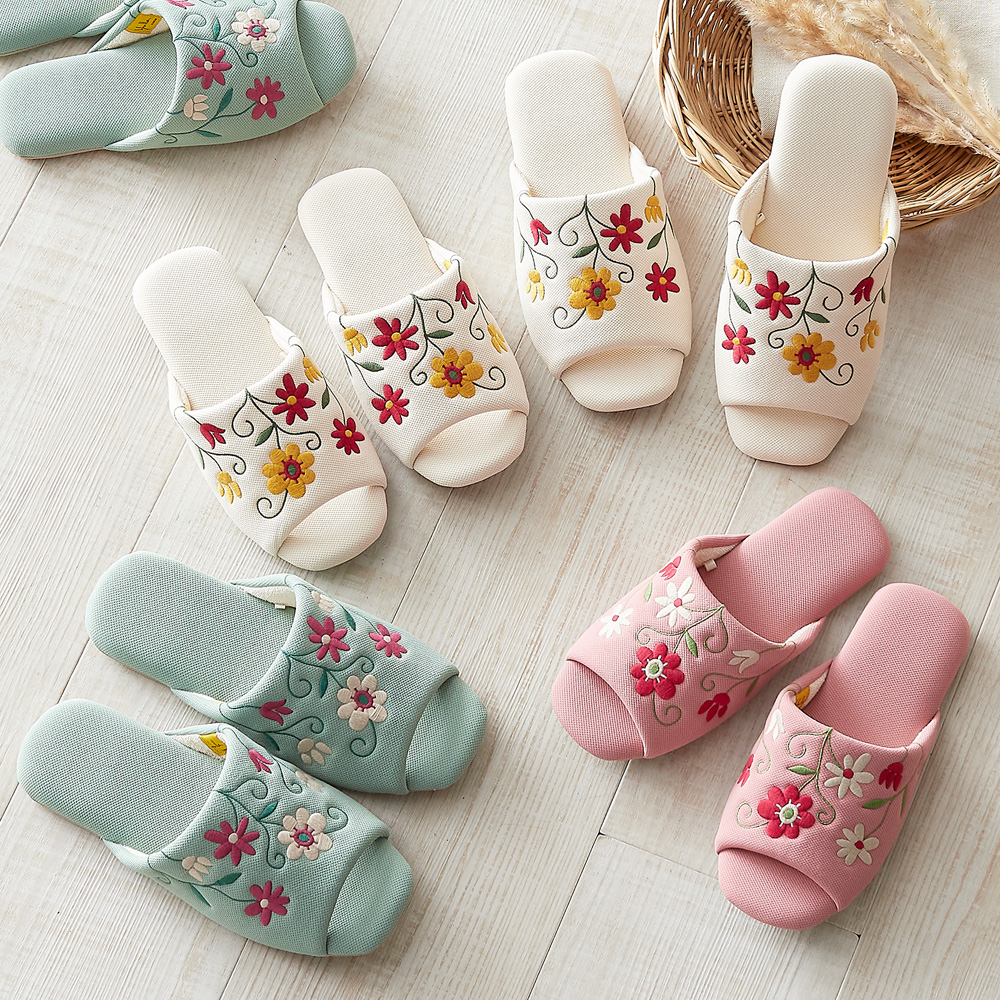 【シビラ/Sybilla】フラワーデザインの洗える前開きスリッパ 【シビラ/Sybilla】フラワーデザインの洗える前開きスリッパ