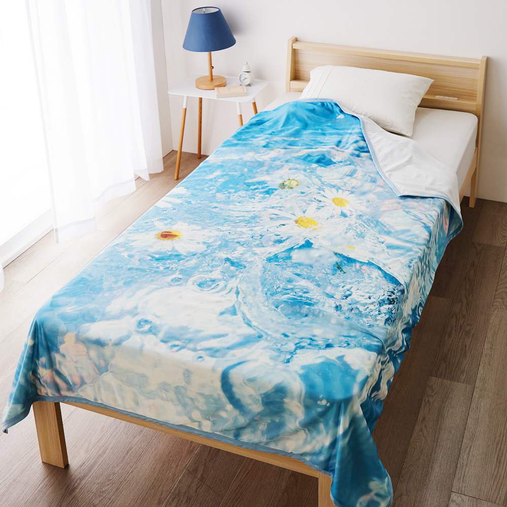 【ベルメゾン】水面に映るプリントが美しい接触冷感リバーシブルタオルケット 【ベルメゾン】水面に映るプリントが美しい接触冷感リバーシブルタオルケット