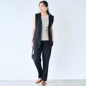 モデル身長161cm／M（オフホワイト×ブラックボーダー）