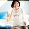 ―デザイン・スタイリング―・体をゆるっと包み込むオーバーサイズが今っぽい・メッシュ素材で涼しく軽やかな印象・大人っぽいスタイリッシュなロゴがアクセント・5分袖が気になる二の腕をすっぽりカバー―素材―・
