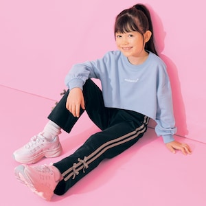 ペールブルー／モデル身長126cm・サイズ130