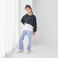 ブラック／モデル身長127cm・130サイズ着用