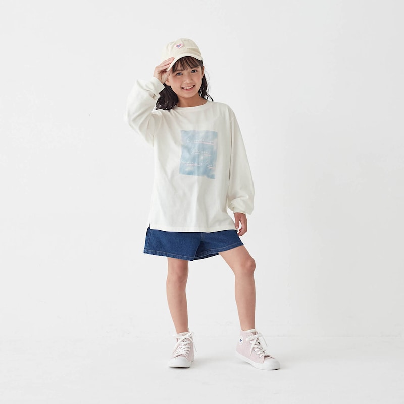 ネイビー／モデル身長127cm・130サイズ着用