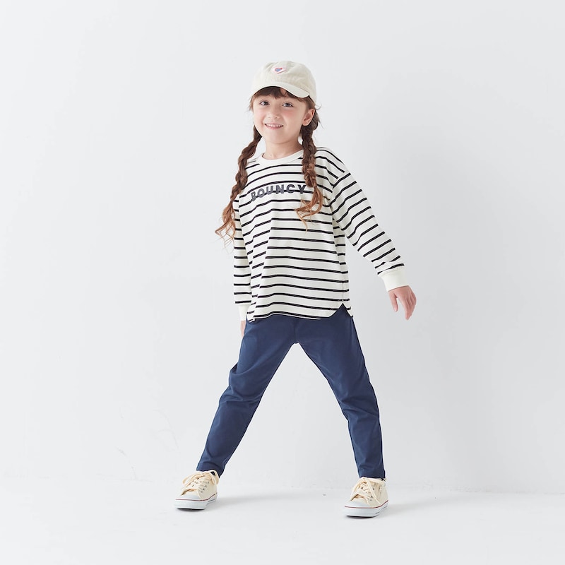 アイボリー×ブラックボーダー／モデル身長113cm・110サイズ着用