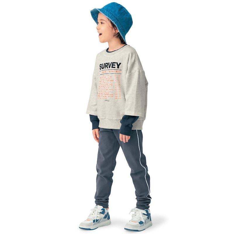 ホワイト杢グレー／モデル身長123.5cm・サイズ130