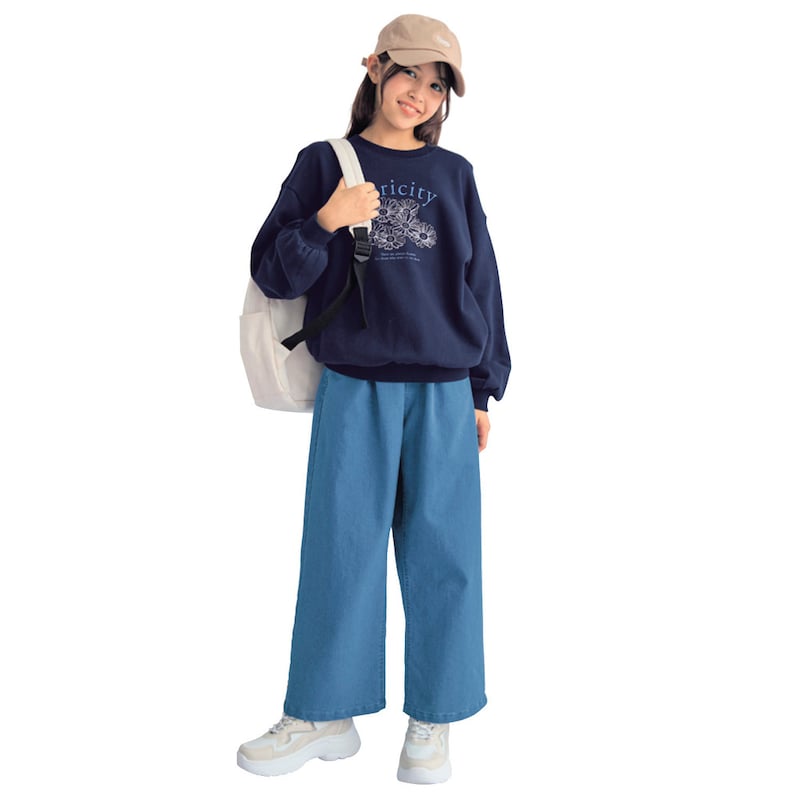 ライトブルー／モデル身長141cm・サイズ140