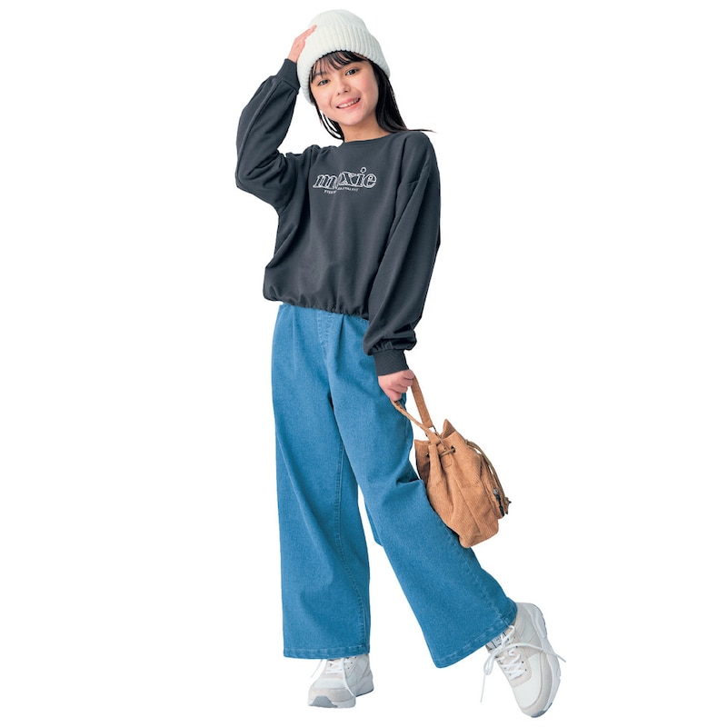 ライトブルー／モデル身長139cm・サイズ140