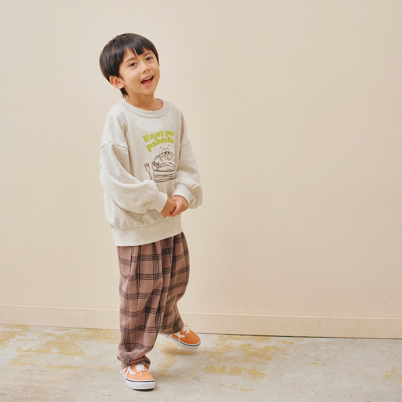 モデル身長105cm、110サイズ着用