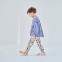モデル身長106cm、110サイズ着用