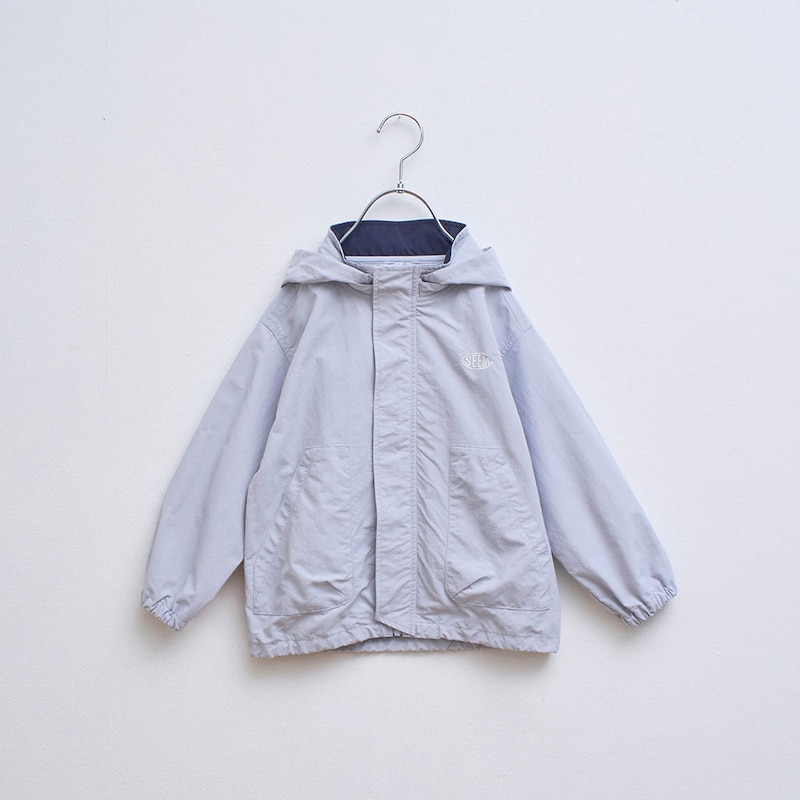 アイスブルー　※こちらの画像が最も近いお色味です。