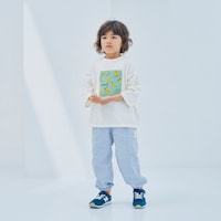 モデル身長109cm、110サイズ着用