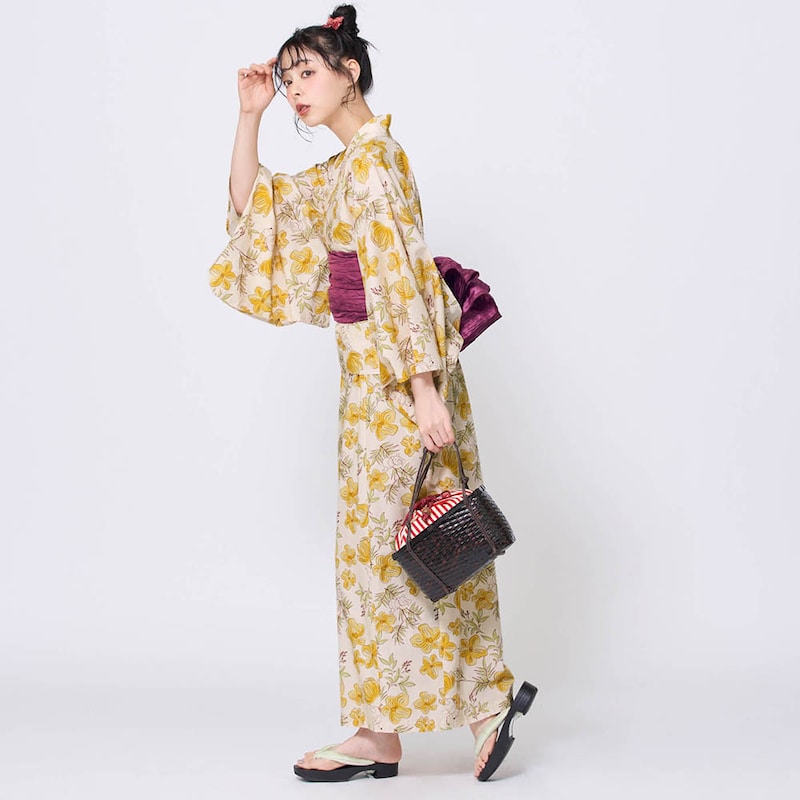 モデル身長165cm/M　くまのプーさん着用