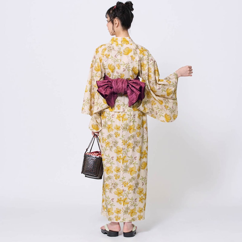 モデル身長165cm/M　くまのプーさん着用