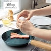 【ディズニー/Disney】町工場の職人が作った鉄フライパン「ミッキーモチーフ」【ガス火・IH対応】[日本製]
