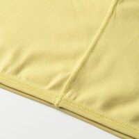 脇線はフラットシーマで縫い代が肌に当たらない仕様