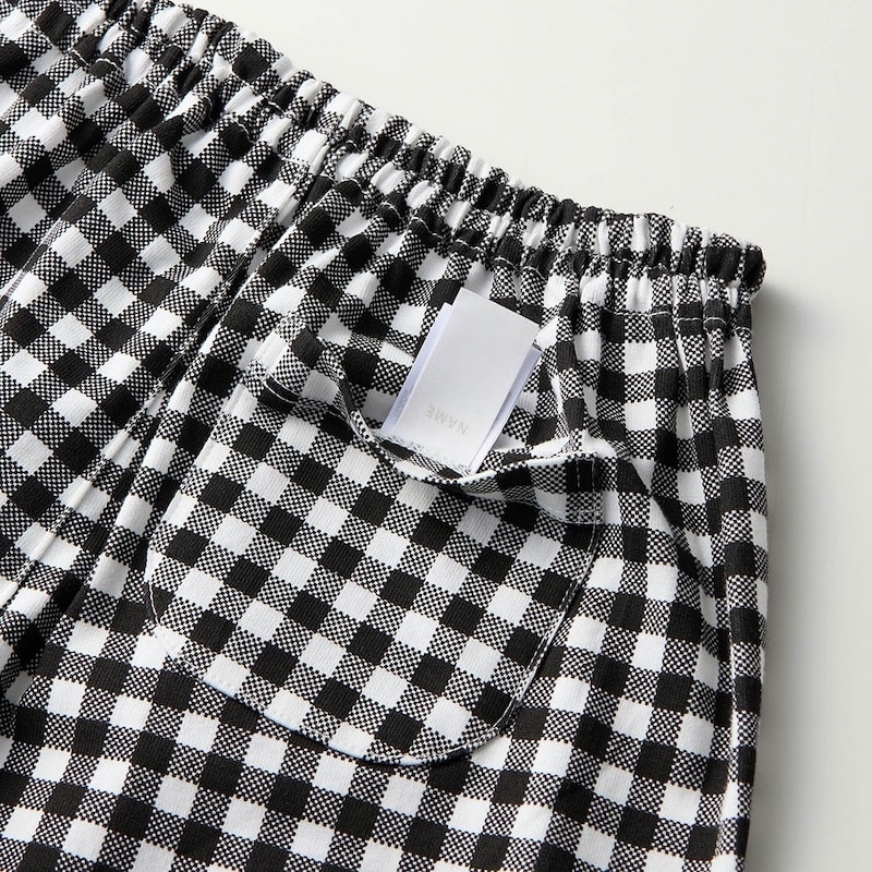 ボトムスの洗濯ネームとお名前ネームは右後ろポケットの中に　※仕様のみ参照