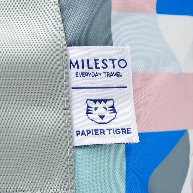 MILESTO×PAPIERTIGREのロゴタグ