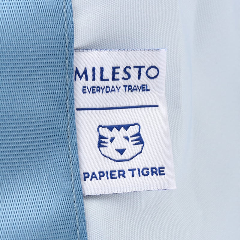 MILESTO×PAPIERTIGREのロゴタグ