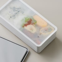 500mlサイズには内蓋が付いており、しっかり密閉してくれるので、汁漏れもしにくい