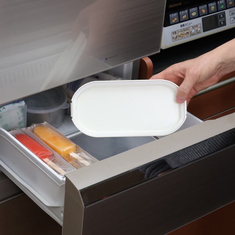 フタは、冷凍庫へひと晩入れておくだけで「保冷剤」に　※仕様のみ。ピンクは販売しておりません