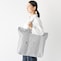 持ち手は肩掛けができる長さなので重たい荷物も楽に持ち運べます