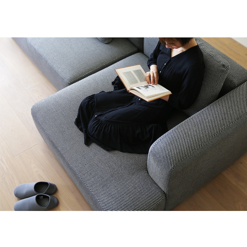好きな体勢でリラックスできるシェーズロング　グレー