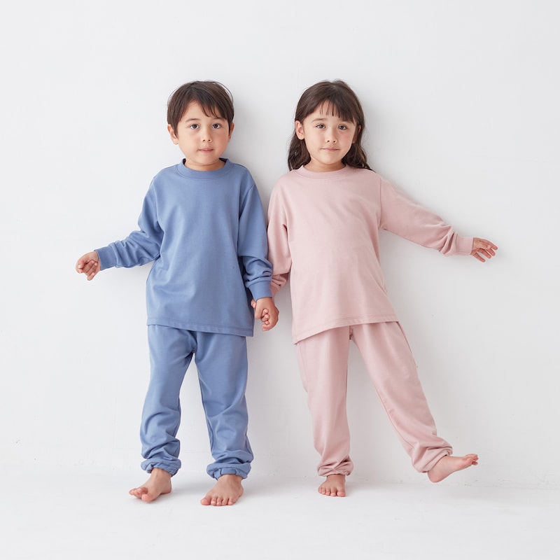 左)グレイッシュブルー／105cm・110、右）ピンク／104.5cm・110