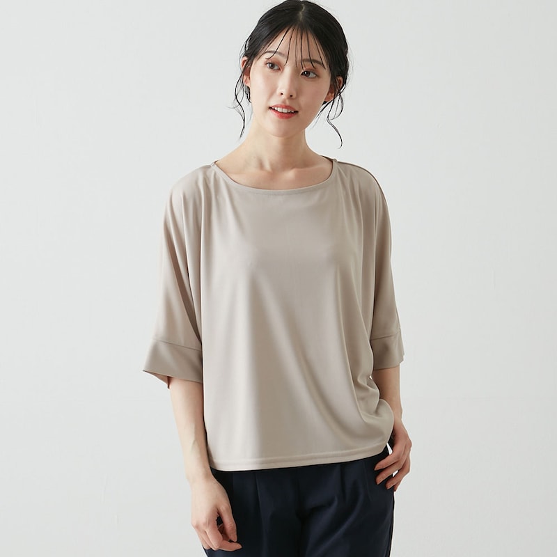 ベージュ