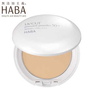 紫外線吸収剤不使用で、国内最高基準値のUVカット機能(SPF50+・PA++++)を実現したプレストタイプのフェイスパウダーです。色ムラや毛穴の凹凸、くすみも自然にカバーし、手軽に紫外線をカット。崩れ