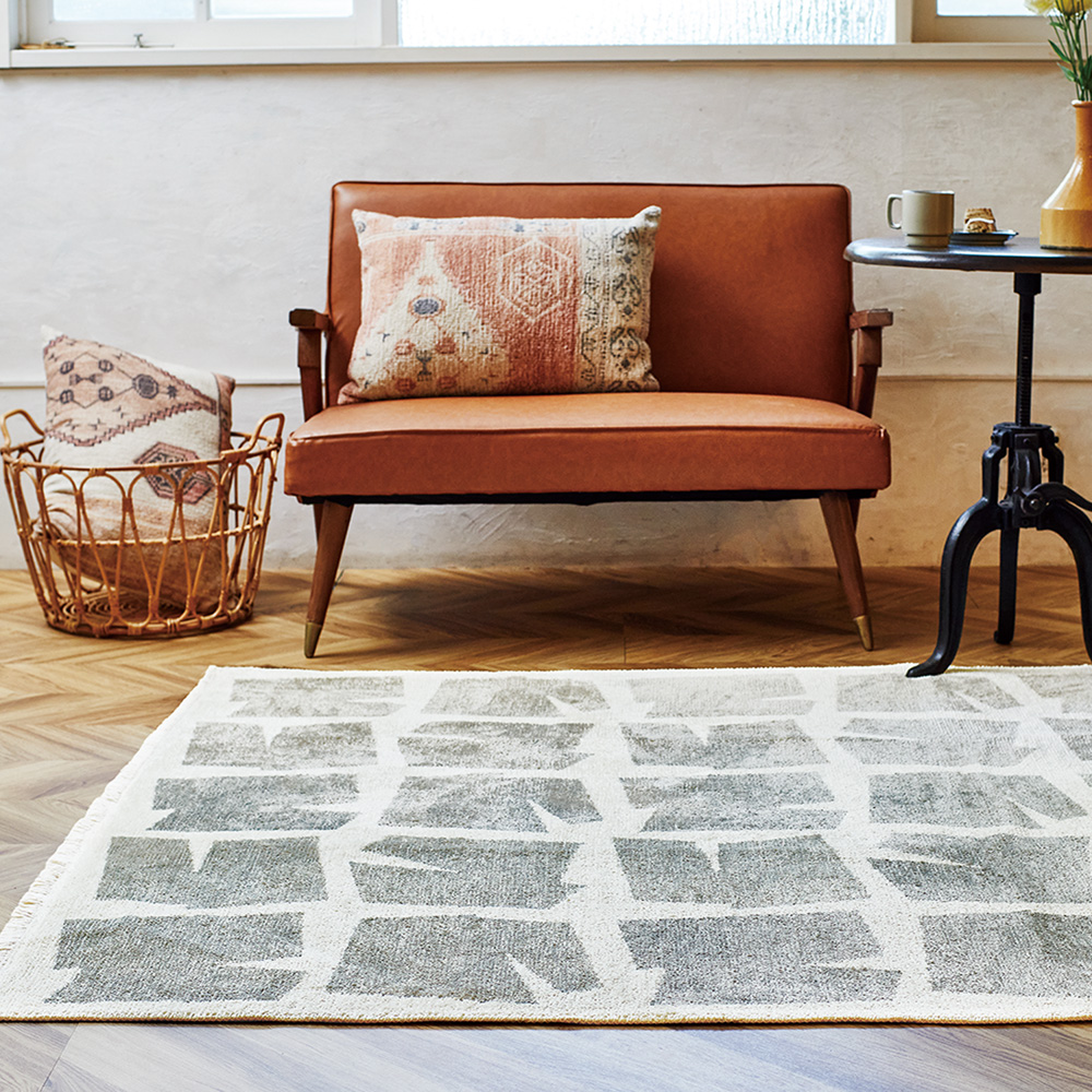 【BELLE MAISON DAYS】モダンな北欧調デザインのリバーシブルラグ