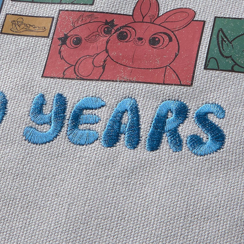 英文字は刺繍で表現したこだわりの仕上がり