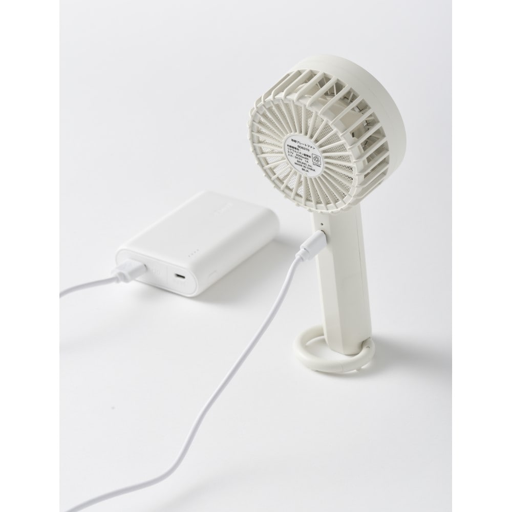 お手持ちのモバイルバッテリーからも充電可能